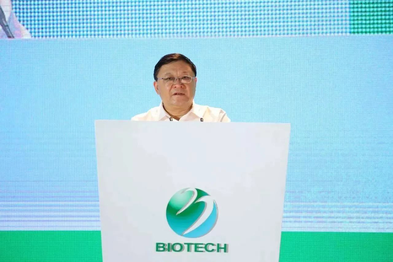 Picture of Wang Weizhong speaking