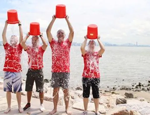 Beike Employees Take the "Ice Bucket Challenge" to Support ALS Charity